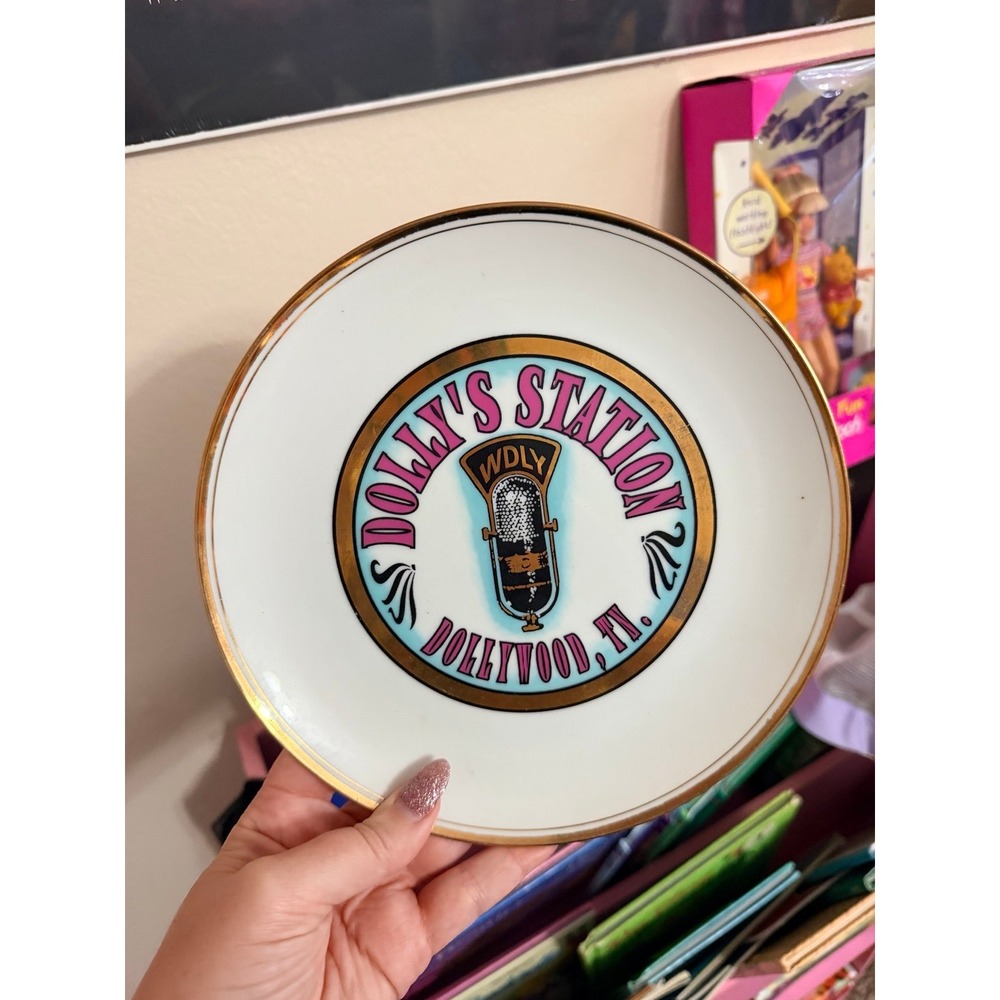 Dollys station Dollywood tn plate